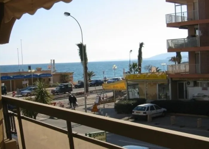 Appartement 2P Avec Terrasse Et Vue Mer A Frejus, Proche Plage - Fr-1-226A-174