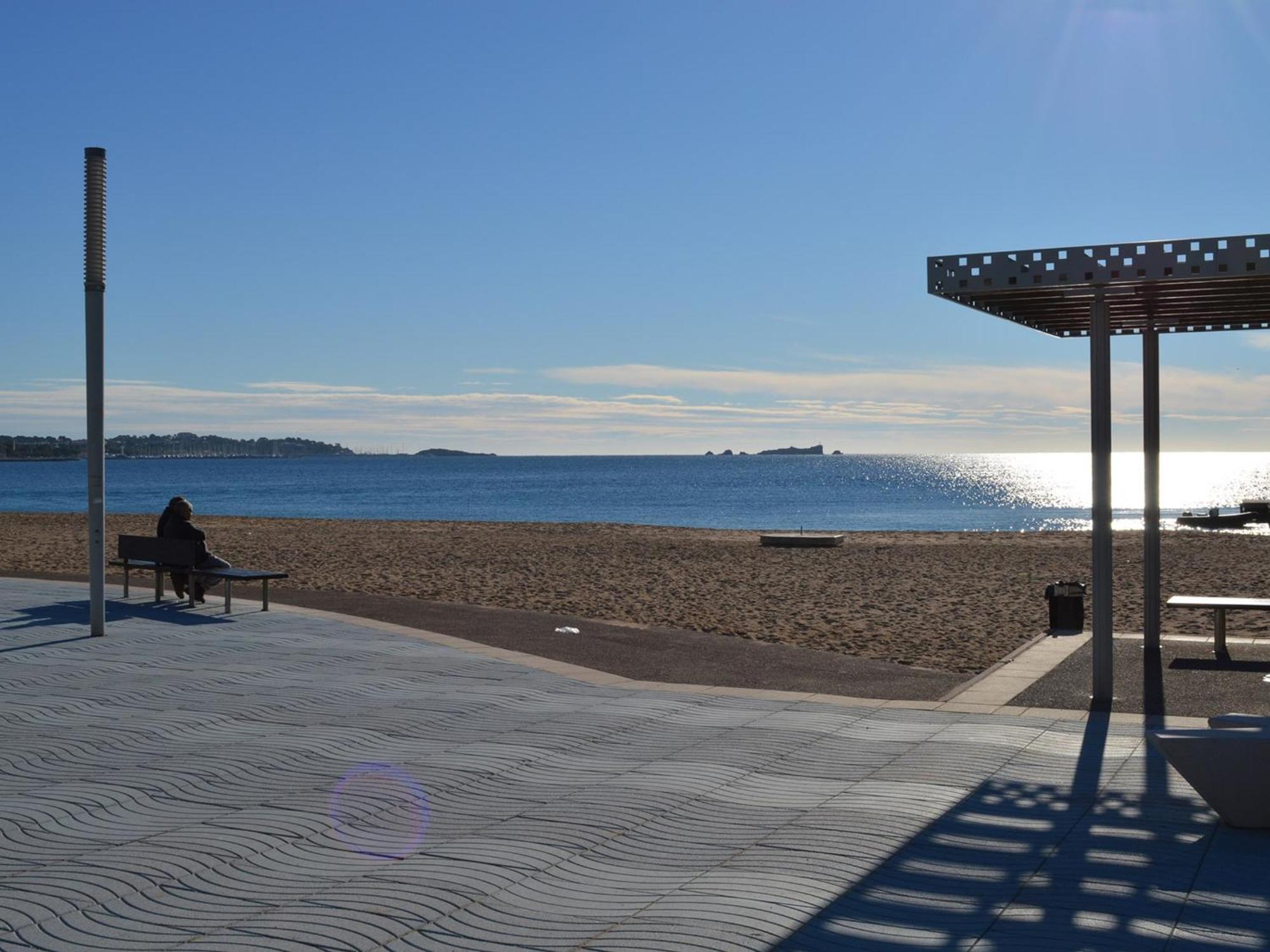 2p Avec Terrasse Et Vue A Frejus, Proche - Fr-1-226a-174 *