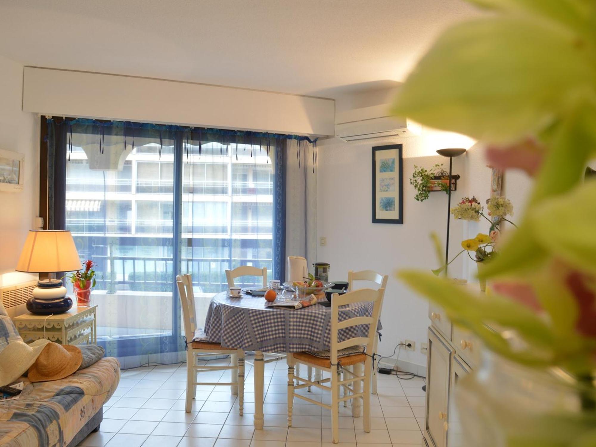 2p Avec Terrasse Et Vue A Frejus, Proche - Fr-1-226a-174 * Fréjus