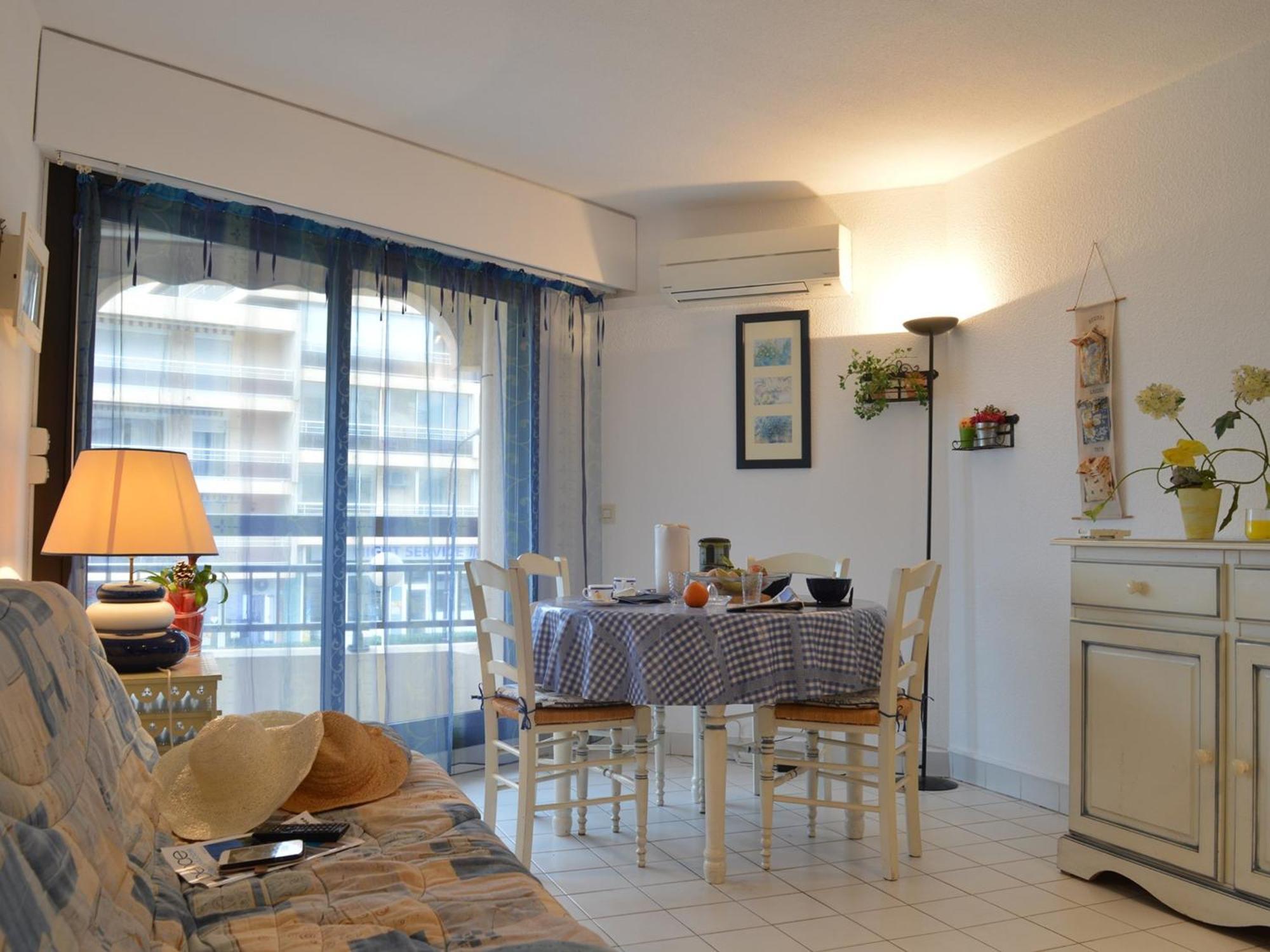 2p Avec Terrasse Et Vue A Frejus, Proche - Fr-1-226a-174 Fréjus