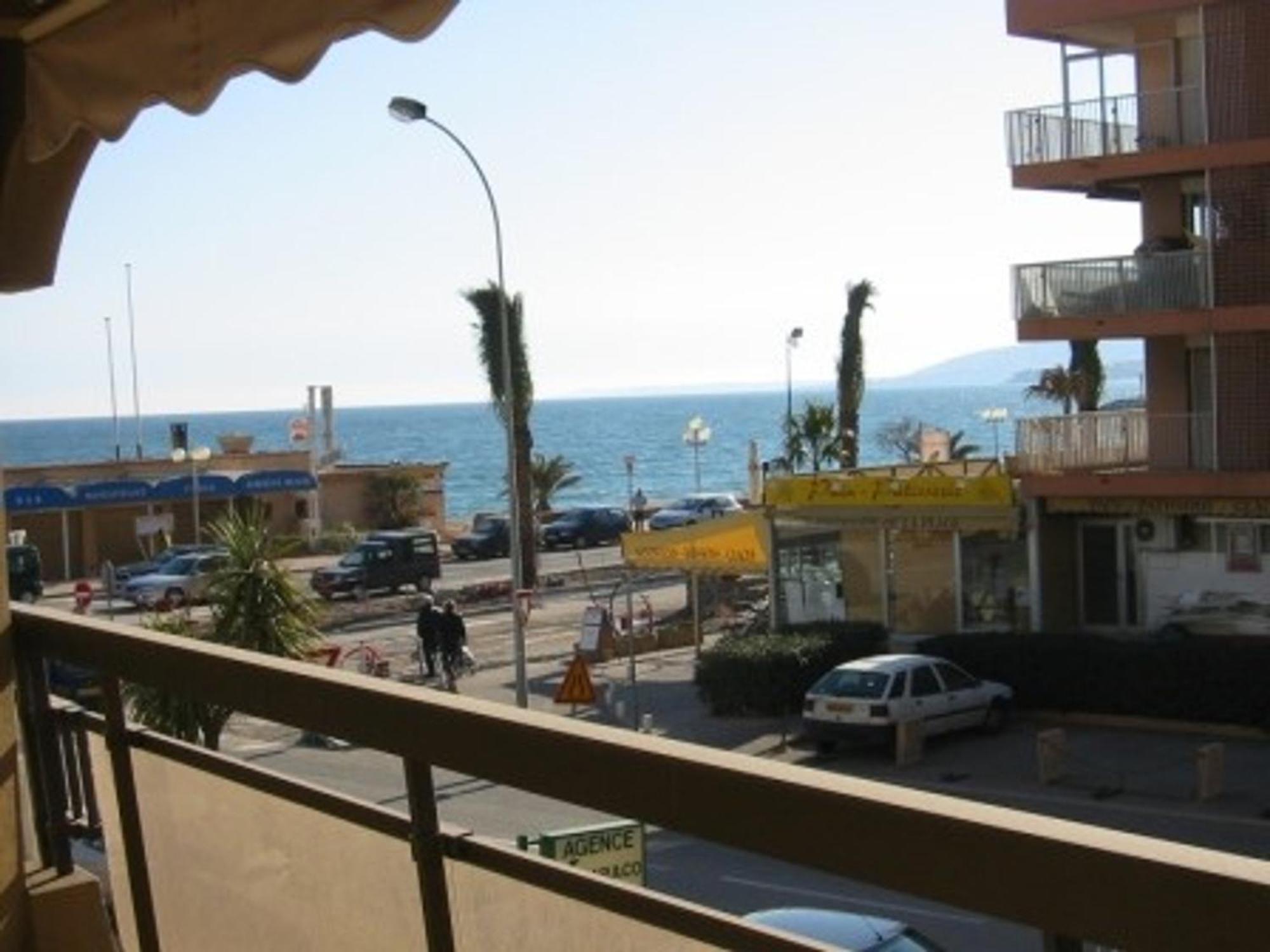2p Avec Terrasse Et Vue A Frejus, Proche - Fr-1-226a-174 Appartement Fréjus